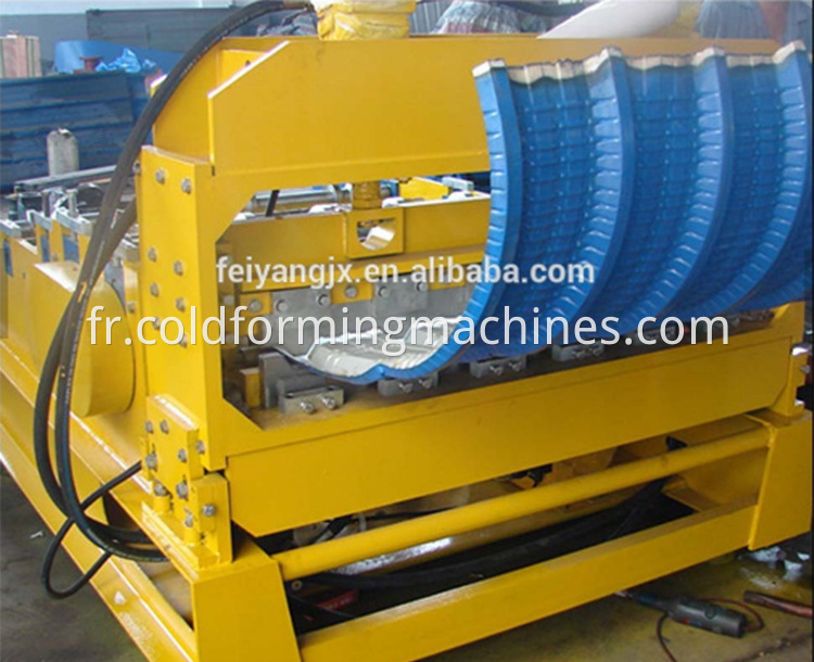 Color steel sheet curving machine